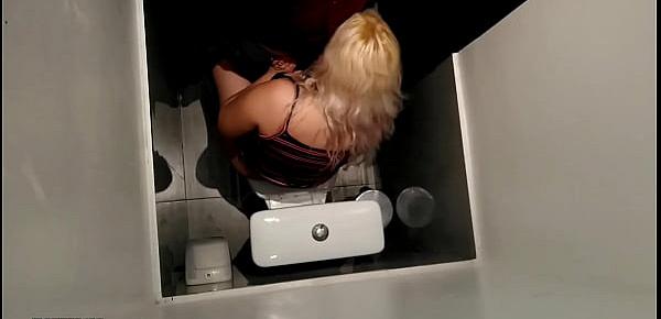  Flagra de sexo no banheiro do restaurante